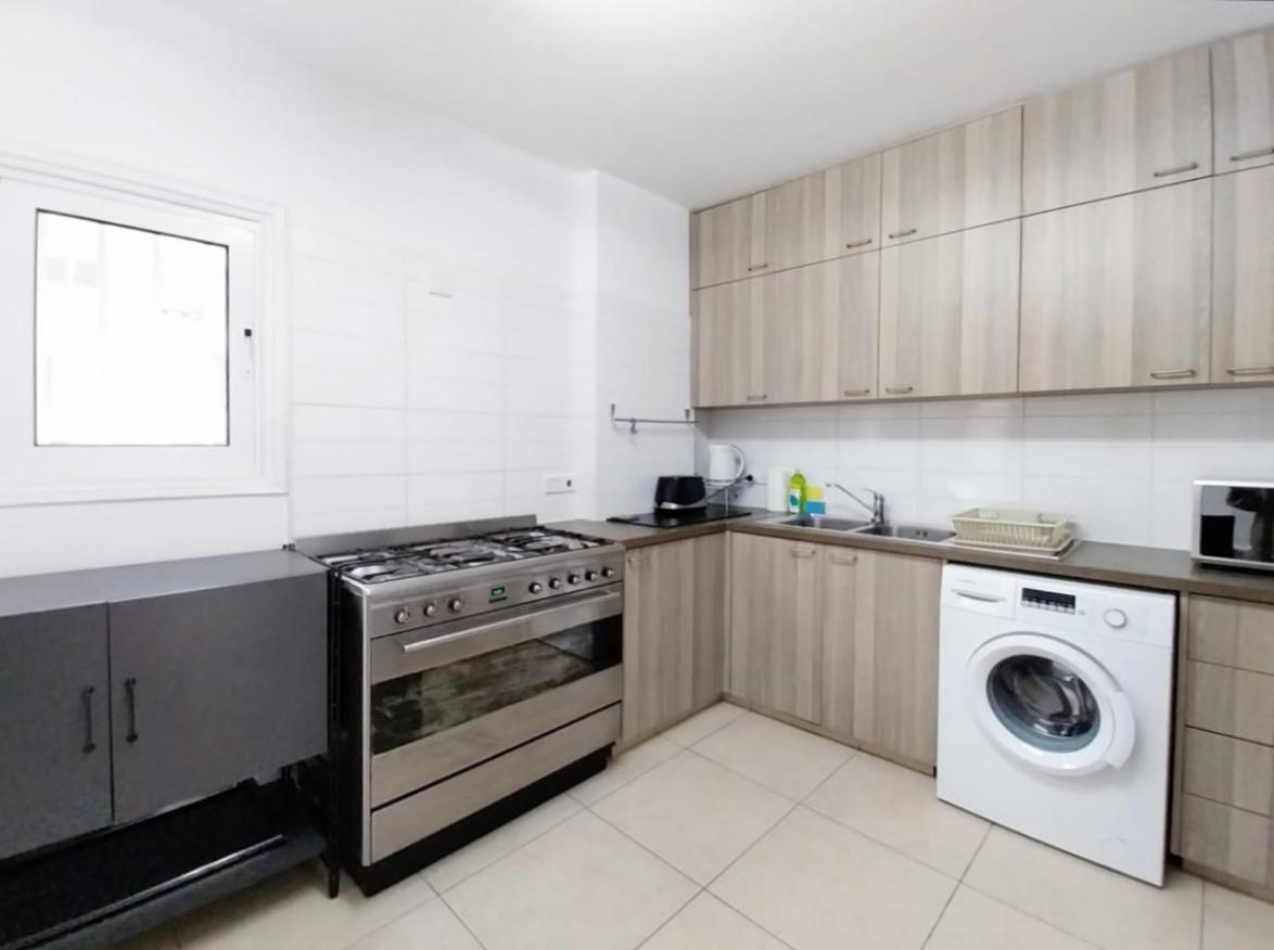 Sun Tower 101 Apartment Limassol Ngoại thất bức ảnh