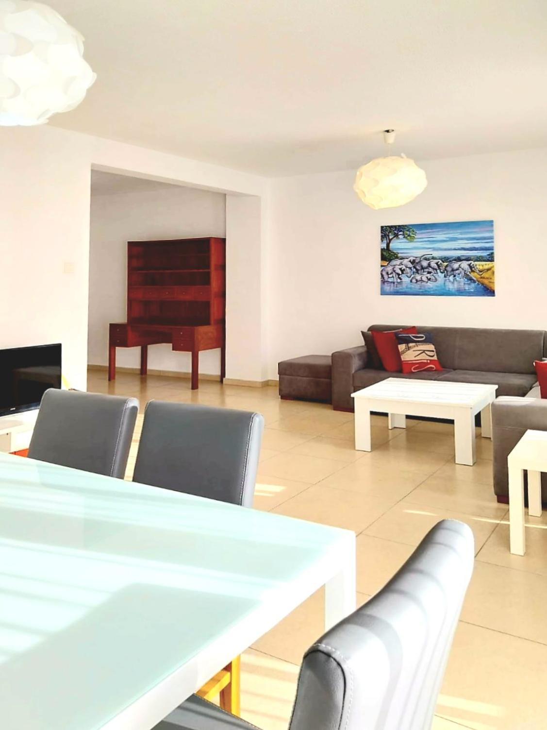 Sun Tower 101 Apartment Limassol Ngoại thất bức ảnh